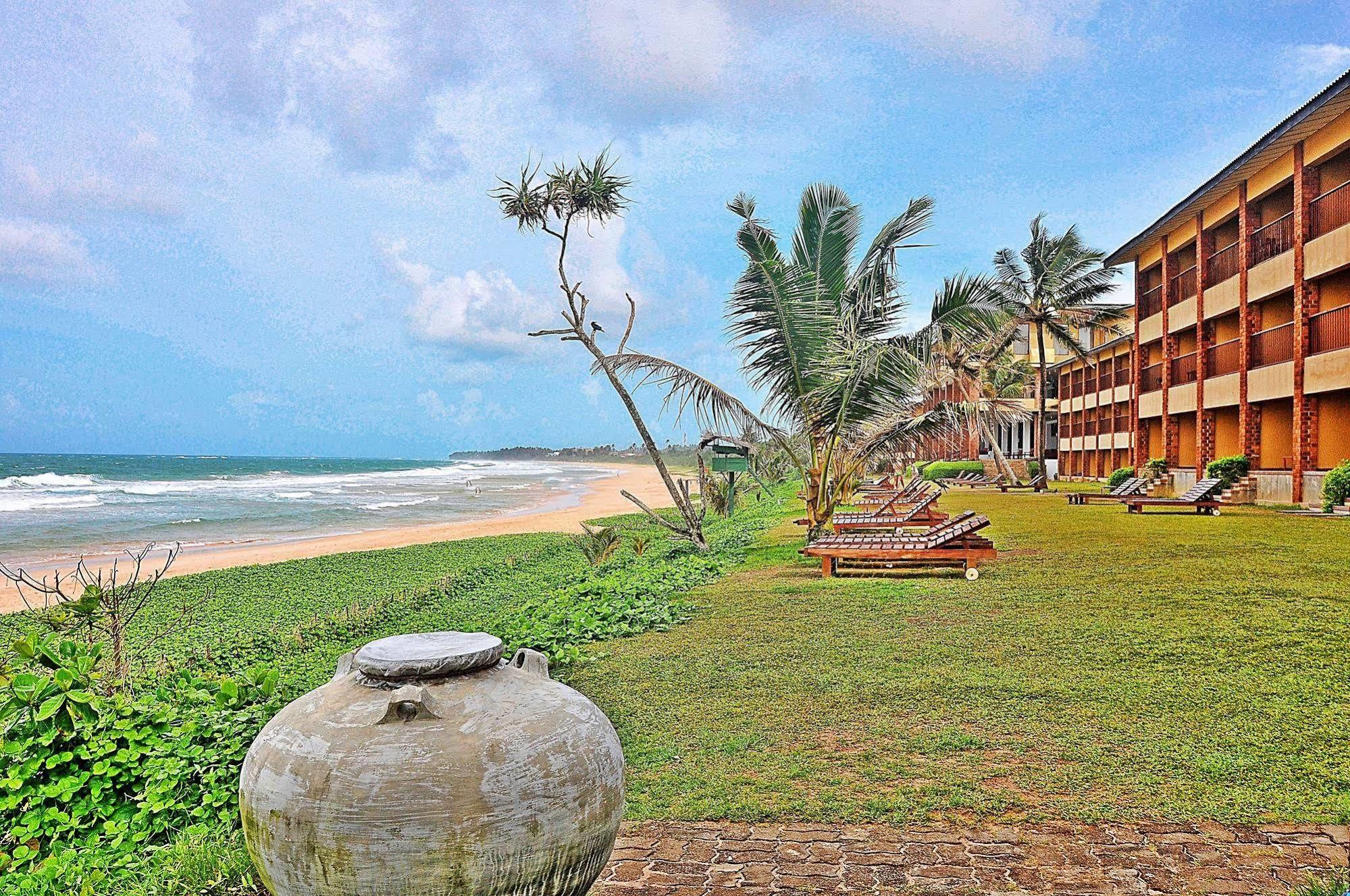 The Long Beach Resort & Spa Koggala Exterior foto